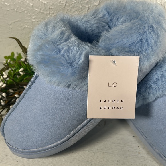 NWT LC Lauren Conrad Women's Soft Faux Fur Baby Blue Slippers NWT - Picture 11 of 12